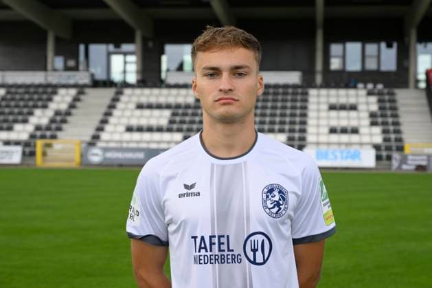 GER, Regionalliga West, SSVg Velbert Mannschaftsfoto und Potrait 8 07 2025,Velbert , IMS Arena, GER, Regionalliga West, SSVg Velbert Mannschaftsfoto und Potrait DFB Regionalliga West regulations prohibit any use of photographs as image sequences and or quasi video im Bild David Glavas SSVg Velbert 18 NordphotoxGmbHx xFreund nph00018