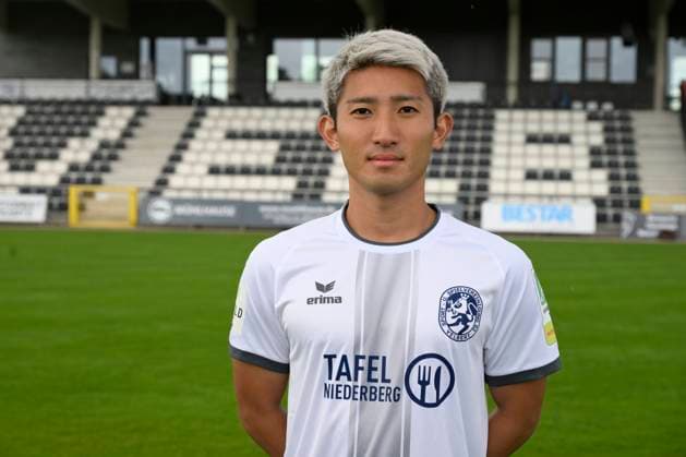 GER, Regionalliga West, SSVg Velbert Mannschaftsfoto und Potrait 8 07 2025,Velbert , IMS Arena, GER, Regionalliga West, SSVg Velbert Mannschaftsfoto und Potrait DFB Regionalliga West regulations prohibit any use of photographs as image sequences and or quasi video im Bild Reo Yoschida SSVg Velbert 30 NordphotoxGmbHx xFreund nph00018