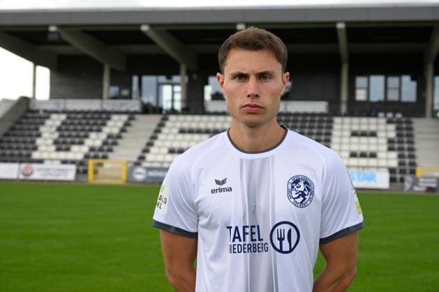 GER, Regionalliga West, SSVg Velbert Mannschaftsfoto und Potrait 8 07 2025,Velbert , IMS Arena, GER, Regionalliga West, SSVg Velbert Mannschaftsfoto und Potrait DFB Regionalliga West regulations prohibit any use of photographs as image sequences and or quasi video im Bild Noah Abdel Hamid SSVg Velbert 27 NordphotoxGmbHx xFreund nph00018