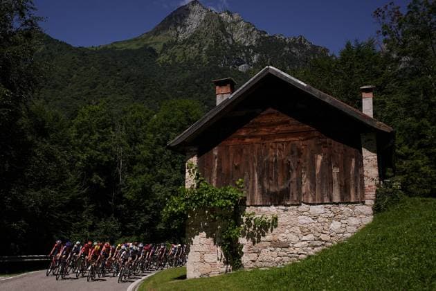 The pack riders during the 4th stage of the Giro d™Italia Women, from Castello Tesino to Pianezze, Italy Wednesday, July 9, 2025. - cycling .  Copyright: xMarcoxAlpozzi LaPressex