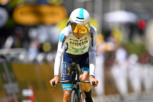 Tour de France 2025 Stage 5 CAEN, FRANCE - JULY 09 : Martinez Lenny (FRA) of Bahrain - Victorious during stage 5 of the 112th edition of Tour de France an UCI World Tour 2.UWT Individual Time Trial stage for Men Elite of 33 km with start in Caen and finish in Caen on July 9, 2025 in Caen, France, 09 07 2025 ( Motordriver Kenny Verfaillie - Caen France  Copyright: xJanxDexMeuleneirx