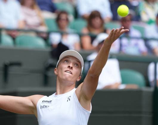 Tennis - 2025 Wimbledon Championships - Ladies singles- Quarter Final - Iga Swiatek v Liudmila Samsonova All England Lawn Tennis & Croquet Club - Wednesday 9th July 2025 Iga Swiatek 