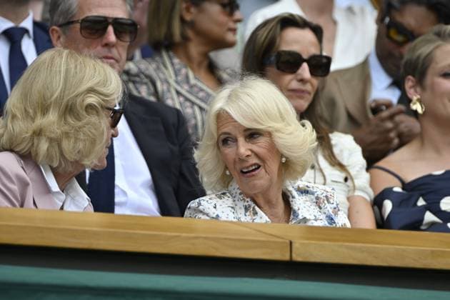 Tennis : Wimbledon -2025 - ITF - Tennis - Wimbledon - ITF - Queen Camilla dans la Royal Box Hugues Grant GB  Copyright: xChryslenexCaillaudx xPznewzx