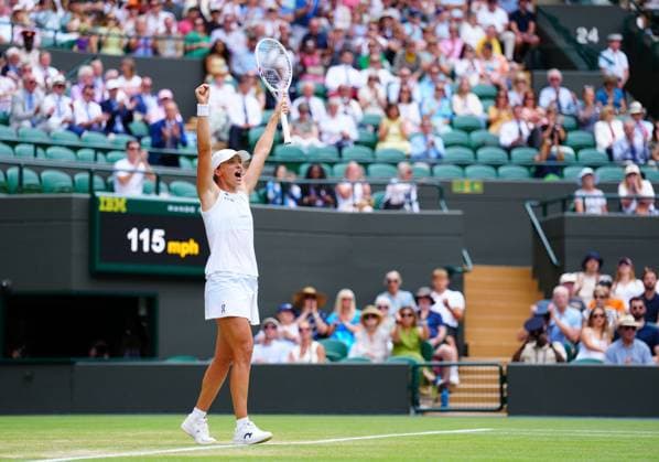Iga Swiatek celebrates victory in her quarter final match Wimbledon Tennis Championships, Day 10, The All England Lawn Tennis and Croquet Club, London, UK - 09 Jul 2025London The All England Lawn Tennis and United Kingdom  Copyright: xJavierxGarcia Shutterstockx 15389393bk