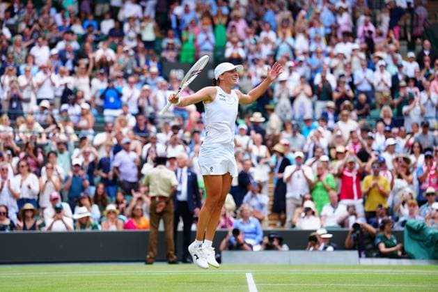Iga Swiatek celebrates victory in her quarter final match Wimbledon Tennis Championships, Day 10, The All England Lawn Tennis and Croquet Club, London, UK - 09 Jul 2025London The All England Lawn Tennis and United Kingdom  Copyright: xJavierxGarcia Shutterstockx 15389393bn