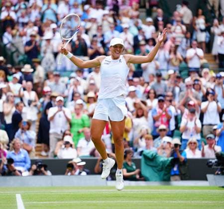 Iga Swiatek celebrates victory in her quarter final match Wimbledon Tennis Championships, Day 10, The All England Lawn Tennis and Croquet Club, London, UK - 09 Jul 2025London The All England Lawn Tennis and United Kingdom  Copyright: xJavierxGarcia Shutterstockx 15389393br