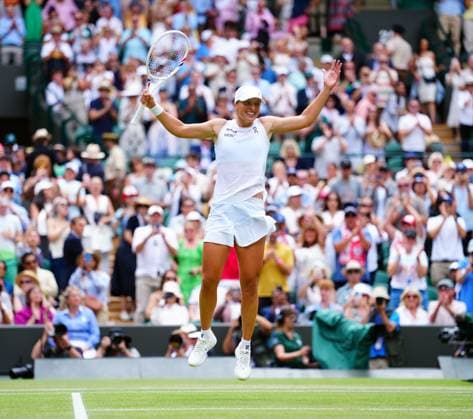Iga Swiatek celebrates victory in her quarter final match Wimbledon Tennis Championships, Day 10, The All England Lawn Tennis and Croquet Club, London, UK - 09 Jul 2025London The All England Lawn Tennis and United Kingdom  Copyright: xJavierxGarcia Shutterstockx 15389393bs