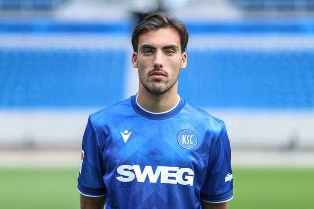Roko Simic Karlsruher SC, 09 , GER, Karlsruher SC KSC, Karlsruhe , Football, 2 Bundesliga, Portaettermin, Spielzeit 2025 2026, 09 07 2025, DFL REGULATIONS PROHIBIT ANY USE OF PHOTOGRAPHS AS IMAGE SEQUENCES AND OR QUASI VIDEO, GER, Karlsruher SC KSC, Karlsruhe , Football, 2 Bundesliga, Portraettermin, Spielzeit 2025 2026, 09 07 2025 Karlsruhe Copyright: xEibner-Pressefoto JanxPrihodax EP_JPA
