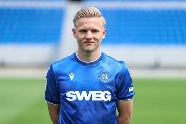 Andreas Mueller Karlsruher SC, 16 , GER, Karlsruher SC KSC, Karlsruhe , Football, 2 Bundesliga, Portaettermin, Spielzeit 2025 2026, 09 07 2025, DFL REGULATIONS PROHIBIT ANY USE OF PHOTOGRAPHS AS IMAGE SEQUENCES AND OR QUASI VIDEO, GER, Karlsruher SC KSC, Karlsruhe , Football, 2 Bundesliga, Portraettermin, Spielzeit 2025 2026, 09 07 2025 Karlsruhe Copyright: xEibner-Pressefoto JanxPrihodax EP_JPA