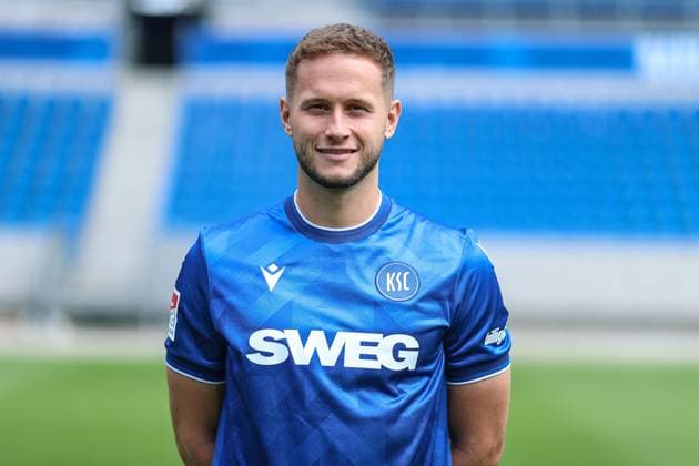 Christoph Kobald Karlsruher SC, 22 , GER, Karlsruher SC KSC, Karlsruhe , Football, 2 Bundesliga, Portaettermin, Spielzeit 2025 2026, 09 07 2025, DFL REGULATIONS PROHIBIT ANY USE OF PHOTOGRAPHS AS IMAGE SEQUENCES AND OR QUASI VIDEO, GER, Karlsruher SC KSC, Karlsruhe , Football, 2 Bundesliga, Portraettermin, Spielzeit 2025 2026, 09 07 2025 Karlsruhe Copyright: xEibner-Pressefoto JanxPrihodax EP_JPA