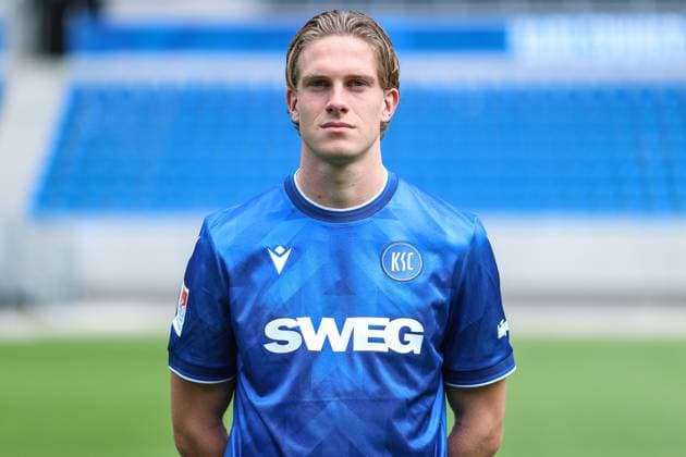 David Herold Karlsruher SC, 20 , GER, Karlsruher SC KSC, Karlsruhe , Football, 2 Bundesliga, Portaettermin, Spielzeit 2025 2026, 09 07 2025, DFL REGULATIONS PROHIBIT ANY USE OF PHOTOGRAPHS AS IMAGE SEQUENCES AND OR QUASI VIDEO, GER, Karlsruher SC KSC, Karlsruhe , Football, 2 Bundesliga, Portraettermin, Spielzeit 2025 2026, 09 07 2025 Karlsruhe Copyright: xEibner-Pressefoto JanxPrihodax EP_JPA