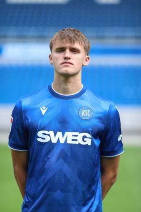 Paul Scholl Karlsruher SC, 15 , GER, Karlsruher SC KSC, Karlsruhe , Football, 2 Bundesliga, Portaettermin, Spielzeit 2025 2026, 09 07 2025, DFL REGULATIONS PROHIBIT ANY USE OF PHOTOGRAPHS AS IMAGE SEQUENCES AND OR QUASI VIDEO, GER, Karlsruher SC KSC, Karlsruhe , Football, 2 Bundesliga, Portraettermin, Spielzeit 2025 2026, 09 07 2025 Karlsruhe Copyright: xEibner-Pressefoto JanxPrihodax EP_JPA