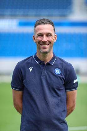 Christian Eichner Karlsruher SC, Head Coach , GER, Karlsruher SC KSC, Karlsruhe , Football, 2 Bundesliga, Portaettermin, Spielzeit 2025 2026, 09 07 2025, DFL REGULATIONS PROHIBIT ANY USE OF PHOTOGRAPHS AS IMAGE SEQUENCES AND OR QUASI VIDEO, GER, Karlsruher SC KSC, Karlsruhe , Football, 2 Bundesliga, Portraettermin, Spielzeit 2025 2026, 09 07 2025 Karlsruhe Copyright: xEibner-Pressefoto JanxPrihodax EP_JPA