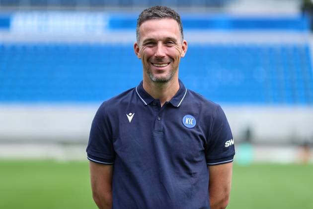 Christian Eichner Karlsruher SC, Head Coach , GER, Karlsruher SC KSC, Karlsruhe , Football, 2 Bundesliga, Portaettermin, Spielzeit 2025 2026, 09 07 2025, DFL REGULATIONS PROHIBIT ANY USE OF PHOTOGRAPHS AS IMAGE SEQUENCES AND OR QUASI VIDEO, GER, Karlsruher SC KSC, Karlsruhe , Football, 2 Bundesliga, Portraettermin, Spielzeit 2025 2026, 09 07 2025 Karlsruhe Copyright: xEibner-Pressefoto JanxPrihodax EP_JPA