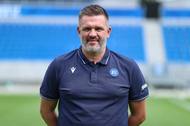 Zlatan Bajramovic Karlsruher SC, Co Trainer , GER, Karlsruher SC KSC, Karlsruhe , Football, 2 Bundesliga, Portaettermin, Spielzeit 2025 2026, 09 07 2025, DFL REGULATIONS PROHIBIT ANY USE OF PHOTOGRAPHS AS IMAGE SEQUENCES AND OR QUASI VIDEO, GER, Karlsruher SC KSC, Karlsruhe , Football, 2 Bundesliga, Portraettermin, Spielzeit 2025 2026, 09 07 2025 Karlsruhe Copyright: xEibner-Pressefoto JanxPrihodax EP_JPA