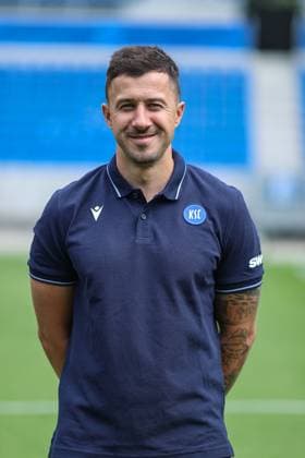 Sirus Motekallemi Karlsruher SC, Co Trainer , GER, Karlsruher SC KSC, Karlsruhe , Football, 2 Bundesliga, Portaettermin, Spielzeit 2025 2026, 09 07 2025, DFL REGULATIONS PROHIBIT ANY USE OF PHOTOGRAPHS AS IMAGE SEQUENCES AND OR QUASI VIDEO, GER, Karlsruher SC KSC, Karlsruhe , Football, 2 Bundesliga, Portraettermin, Spielzeit 2025 2026, 09 07 2025 Karlsruhe Copyright: xEibner-Pressefoto JanxPrihodax EP_JPA