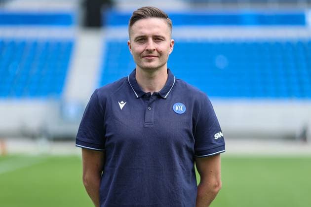 Sebastian Saglimbeni Karlsruher SC Spielanalyst, GER, Karlsruher SC KSC, Karlsruhe , Football, 2 Bundesliga, Portaettermin, Spielzeit 2025 2026, 09 07 2025, DFL REGULATIONS PROHIBIT ANY USE OF PHOTOGRAPHS AS IMAGE SEQUENCES AND OR QUASI VIDEO, GER, Karlsruher SC KSC, Karlsruhe , Football, 2 Bundesliga, Portraettermin, Spielzeit 2025 2026, 09 07 2025 Karlsruhe Copyright: xEibner-Pressefoto JanxPrihodax EP_JPA