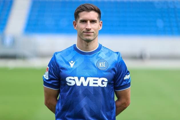 Robin Heusser Karlsruher SC, 05 , GER, Karlsruher SC KSC, Karlsruhe , Football, 2 Bundesliga, Portaettermin, Spielzeit 2025 2026, 09 07 2025, DFL REGULATIONS PROHIBIT ANY USE OF PHOTOGRAPHS AS IMAGE SEQUENCES AND OR QUASI VIDEO, GER, Karlsruher SC KSC, Karlsruhe , Football, 2 Bundesliga, Portraettermin, Spielzeit 2025 2026, 09 07 2025 Karlsruhe Copyright: xEibner-Pressefoto JanxPrihodax EP_JPA