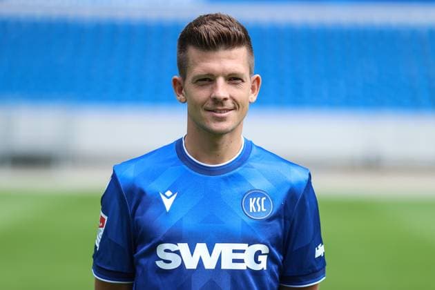 Marvin Wanitzek Karlsruher SC, 10 , GER, Karlsruher SC KSC, Karlsruhe , Football, 2 Bundesliga, Portaettermin, Spielzeit 2025 2026, 09 07 2025, DFL REGULATIONS PROHIBIT ANY USE OF PHOTOGRAPHS AS IMAGE SEQUENCES AND OR QUASI VIDEO, GER, Karlsruher SC KSC, Karlsruhe , Football, 2 Bundesliga, Portraettermin, Spielzeit 2025 2026, 09 07 2025 Karlsruhe Copyright: xEibner-Pressefoto JanxPrihodax EP_JPA