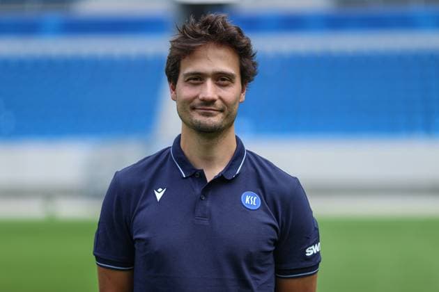 Yannick Romswinckel Karlsruher SC Sportpsychologe, GER, Karlsruher SC KSC, Karlsruhe , Football, 2 Bundesliga, Portaettermin, Spielzeit 2025 2026, 09 07 2025, DFL REGULATIONS PROHIBIT ANY USE OF PHOTOGRAPHS AS IMAGE SEQUENCES AND OR QUASI VIDEO, GER, Karlsruher SC KSC, Karlsruhe , Football, 2 Bundesliga, Portraettermin, Spielzeit 2025 2026, 09 07 2025 Karlsruhe Copyright: xEibner-Pressefoto JanxPrihodax EP_JPA