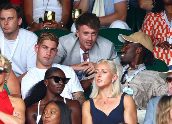 Emile Smith Rowe and Roman Kemp watching the action on Centre Court Wimbledon Tennis Championships, Day 10, The All England Lawn Tennis and Croquet Club, London, UK - 09 Jul 2025London The All England Lawn Tennis and United Kingdom  Copyright: xJamesxMarsh Shutterstockx 15389394ad