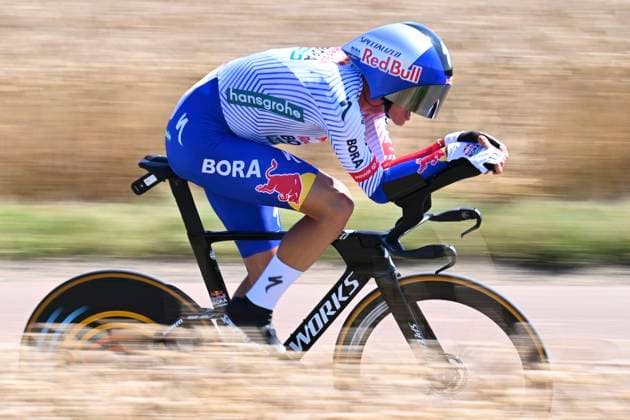 Tour de France 2025 Stage 5 CAEN, FRANCE - JULY 09 : Lipowitz Florian (GER) of Red Bull - BORA - Hansgrohe during stage 5 of the 112th edition of Tour de France an UCI World Tour 2.UWT Individual Time Trial stage for Men Elite of 33 km with start in Caen and finish in Caen on July 9, 2025 in Caen, France, 09 07 2025 ( Motordriver Kenny Verfaillie - Caen France  Copyright: xVincentxKalutx