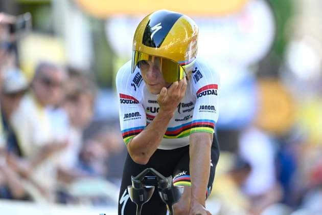 Tour de France 2025 Stage 5 CAEN, FRANCE - JULY 09 : Evenepoel Remco (BEL) of Soudal Quick-Step during stage 5 of the 112th edition of Tour de France an UCI World Tour 2.UWT Individual Time Trial stage for Men Elite of 33 km with start in Caen and finish in Caen on July 9, 2025 in Caen, France, 09 07 2025 ( Motordriver Kenny Verfaillie - Caen France  Copyright: xJanxDexMeuleneirx