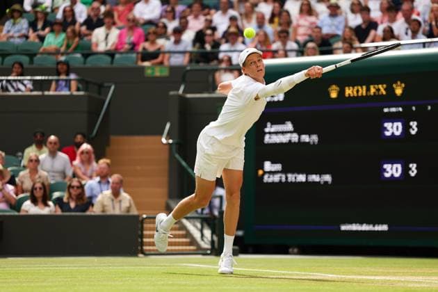 Jannik Sinner during his Quarter Final match Wimbledon Tennis Championships, Day 10, The All England Lawn Tennis and Croquet Club, London, UK - 09 Jul 2025London The All England Lawn Tennis and United Kingdom  Copyright: xEllaxLing Shutterstockx 15389395w