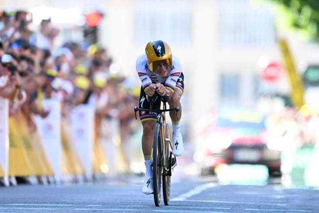 Tour de France 2025 Stage 5 CAEN, FRANCE - JULY 09 : Evenepoel Remco (BEL) of Soudal Quick-Step during stage 5 of the 112th edition of Tour de France an UCI World Tour 2.UWT Individual Time Trial stage for Men Elite of 33 km with start in Caen and finish in Caen on July 9, 2025 in Caen, France, 09 07 2025 ( Motordriver Kenny Verfaillie - Caen France  Copyright: xJanxDexMeuleneirx