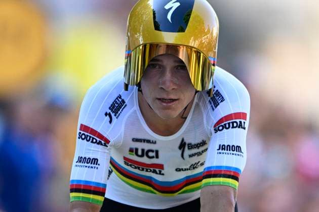 Tour de France 2025 Stage 5 CAEN, FRANCE - JULY 09 : Evenepoel Remco (BEL) of Soudal Quick-Step during stage 5 of the 112th edition of Tour de France an UCI World Tour 2.UWT Individual Time Trial stage for Men Elite of 33 km with start in Caen and finish in Caen on July 9, 2025 in Caen, France, 09 07 2025 ( Motordriver Kenny Verfaillie - Caen France  Copyright: xJanxDexMeuleneirx
