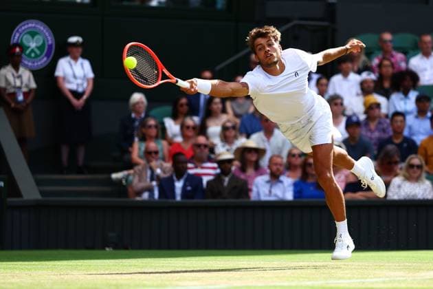 Flavio Cobolli during his Quarter Final match Wimbledon Tennis Championships, Day 10, The All England Lawn Tennis and Croquet Club, London, UK - 09 Jul 2025London The All England Lawn Tennis and United Kingdom  Copyright: xJamesxMarsh Shutterstockx 15389394dj