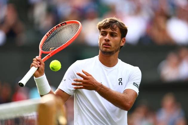 Flavio Cobolli during his Quarter Final match Wimbledon Tennis Championships, Day 10, The All England Lawn Tennis and Croquet Club, London, UK - 09 Jul 2025London The All England Lawn Tennis and United Kingdom  Copyright: xJamesxMarsh Shutterstockx 15389394el