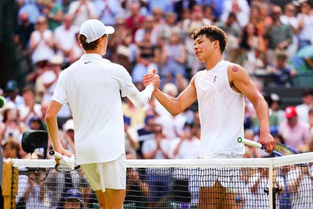 Jannik Sinner celebrates victory in his quarter final match against Ben Shelton Wimbledon Tennis Championships, Day 10, The All England Lawn Tennis and Croquet Club, London, UK - 09 Jul 2025London The All England Lawn Tennis and United Kingdom  Copyright: xJavierxGarcia Shutterstockx 15389393hc