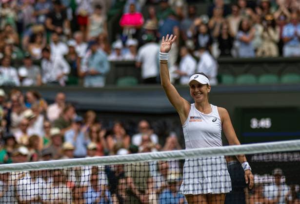 Tennis - Wimbledon Championship 2025 - Day 10 LONDON, ENGLAND - Wednesday, July 9, 2025: Belinda Bencic (SUI) celebrates after the Ladies Singles Quarter-Final on Day Ten of The Championships Wimbledon 2025 at the All England Lawn Tennis and Croquet Club. (Photo by Kirsten Holst Propaganda) LONDON All England Lawn Tennis and Croquet Club GREATER LONDON ENGLAND  Copyright: xKirstenxHolstx 2025-07-09-045-Wimbledon_2025_Day_10