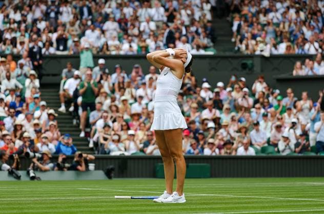 Wimbledon 2025 Day 10 Andreeva v Bencic Wimbledon Championships 2025 Day 10, 09 07 25 Ladies’ Singles - Quarter Final Centre Court Mirra Andreeva v Belinda Bencic Belinda Bencic wins in straight sets  Copyright: xMarcxAspland ThexTimesx NINTCHDBPICT001008721688