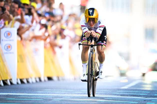Tour de France 2025 Stage 5 CAEN, FRANCE - JULY 09 : Evenepoel Remco (BEL) of Soudal - Quick Step during stage 5 of the 112th edition of Tour de France an UCI World Tour 2.UWT Individual Time Trial stage for Men Elite of 33 km with start in Caen and finish in Caen on July 9, 2025 in Caen, France, 09 07 2025 ( Motordriver Kenny Verfaillie - Caen France  Copyright: xJanxDexMeuleneirx