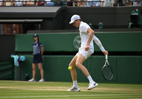 Wimbledon Championships 2025 Day 10 Sinner v Ben Shelton Wimbledon Championships 2025 Day 10, 09 07 25 Gentlemens’ Singles - Quarter Final No.1 Court Jannik Sinner v Ben Shelton Jannik Sinner in action  Copyright: xMarcxAspland ThexTimesx NINTCHDBPICT001008745019
