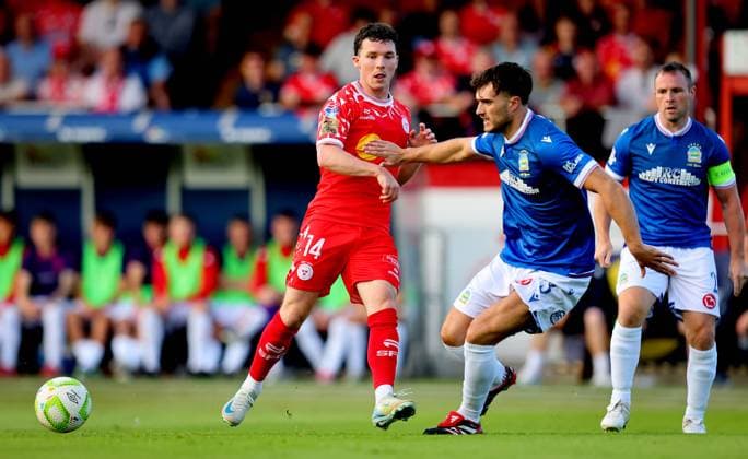 UEFA Champions League First Qualifying Round First Leg, Tolka Park, Dublin 9 7 2025 Shelbourne vs Linfield Shels™ Ali Coote and Euan East of Linfield Ali Coote and Euan East 9 7 2025  Copyright: x INPHO RyanxByrnex RB1_0535