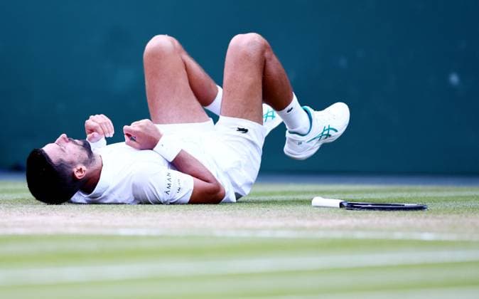 Novak Djokovic falls on match point during his quarter final match Wimbledon Tennis Championships, Day 10, The All England Lawn Tennis and Croquet Club, London, UK - 09 Jul 2025London The All England Lawn Tennis and United Kingdom  Copyright: xJamesxMarsh Shutterstockx 15389394hv