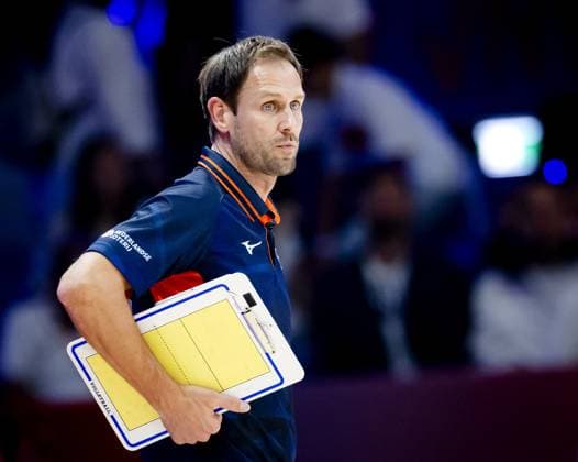 APELDOORN - Coach Felix Koslowski of the Netherlands during the volleyball Nations League match between the Netherlands and Turkey at Omnisport, Apeldoorn. ANP SEM VAN DER WAL xVIxANPxSportx xxANPxIVx 531227771 originalFilename: 531227771.jpg