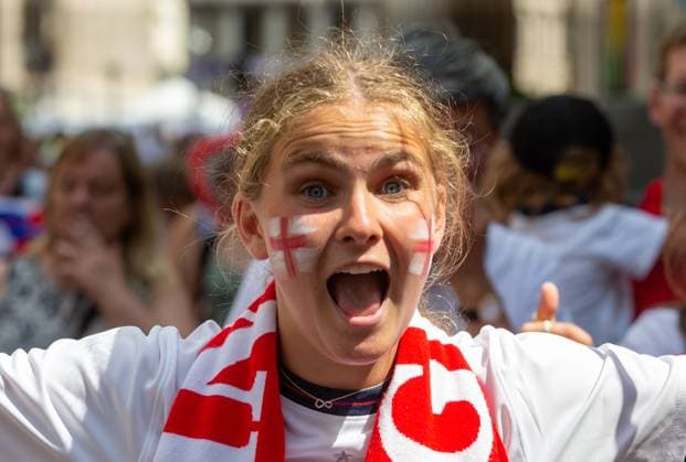 August 1, 2022, London, England, United Kingdom: Fans are seen in Trafalgar Square as England s national women s football team celebrates Euro 2022 victory on stage. Copyright: xTayfunxSalcix