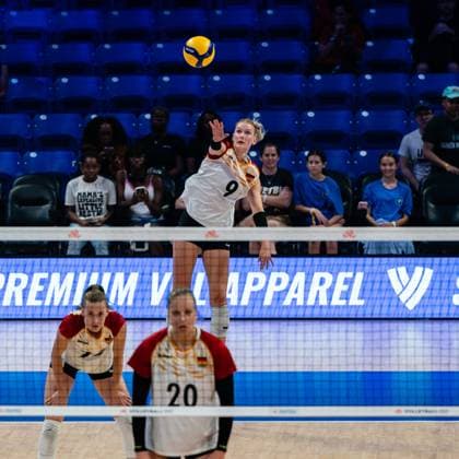 (250710) -- ARLINGTON, July 10, 2025 -- Lina Alsmeier (top) of Germany serves during the Pool 8 match between Germany and Canada at the Women s Volleyball Nations League (VNL) 2025 in Arlington, the United States, July 9, 2025. (Photo by Xinhua) (SP)U.S.-ARLINGTON-VOLLEYBALL-NATIONS LEAGUE-WOMEN-GERMANY VS CANADA ChenxChen 