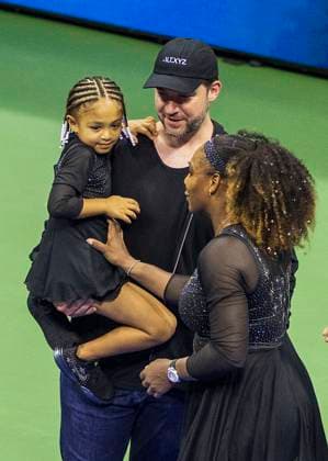 August 29, 2022, Flushing Meadows, New York, USA: Serena Williams (R) visits with her husband Alexis Ohanian (C) while holding their daughter Olympia during a tribute after defeating Danka Kovinic during their 2022 US Open Tennis tournament women s singles first round match at the USTA Billie Jean King National Tennis Center in New York, on August 29, 2022. in the Flushing neighborhood of the Queens borough of New York City. JAVIER ROJAS PI Copyright: xJAVIERxROJASx