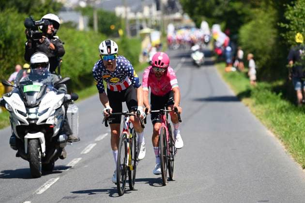 Tour de France 2025 Stage 6 VIRE NORMANDIE, FRANCE - JULY 10 : Simmons Quinn (USA) of Lidl - Trek and Healy Ben (IRL) of EF Education - Easypost during stage 6 of the 112th edition of Tour de France an UCI World Tour 2.UWT cycling road race stage for Men Elite of 201 km with start in Bayeux and finish in Vire Normandie on July 10, 2025 in Vire Normandie, France, 10 07 2025 ( Motordriver Kenny Verfaillie - Vire Normandie France  Copyright: xVincentxKalutx