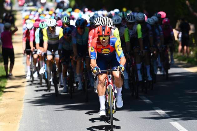 Tour de France 2025 Stage 6 VIRE NORMANDIE, FRANCE - JULY 10 : Theuns Edward (BEL) of Lidl - Trek during stage 6 of the 112th edition of Tour de France an UCI World Tour 2.UWT cycling road race stage for Men Elite of 201 km with start in Bayeux and finish in Vire Normandie on July 10, 2025 in Vire Normandie, France, 10 07 2025 ( Motordriver Kenny Verfaillie - Vire Normandie France  Copyright: xVincentxKalutx