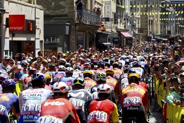The pack of riders pictured at the start of stage six of the 2025 Tour de France cycling, from Bayeux to Vire Normandie (201 km), on Thursday 10 July 2025 in France. The 112th edition of the Tour de France starts on Saturday 5 July in Lille, France, and will finish in Paris, France on the 27th of July. DAVIDxPINTENS  x128832568x