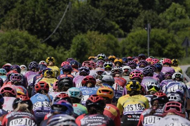 The pack riders during the 5th stage of the Giro d™Italia Women, from Mirano to Monselice, Italy Thursday, July 10, 2025. - cycling .  Copyright: xMarcoxAlpozzi LaPressex