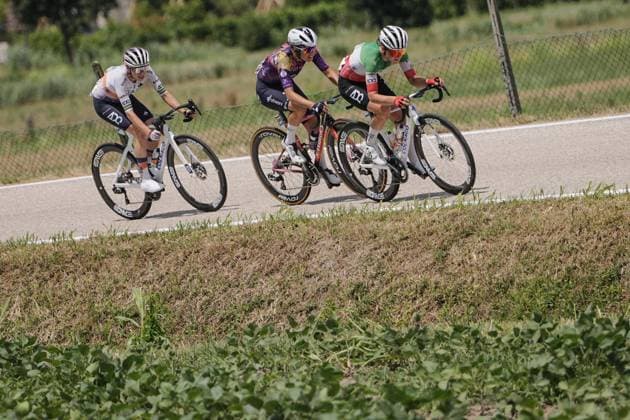 Uae Team AdqÕs Longo Borghini Elisa, Team Sd Worx - ProtimeÕs Guarischi Barbara , Uae Team AdqÕs Chapman Brodie during the 5th stage of the Giro dÕItalia Women, from Mirano to Monselice, Italy Thursday, July 10, 2025. - cycling .  Copyright: xMarcoxAlpozzi LaPressex