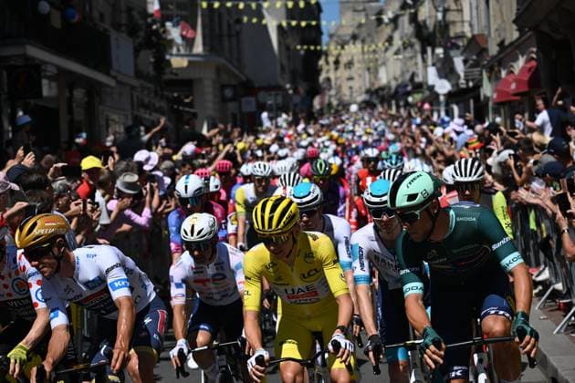 RECORD DATE NOT STATED Tour de France 2025 PHOTOPQR OUEST FRANCE MARTIN ROCHE ; BAYEUX ; ; TOUR DE FRANCE le peloton va parcourir les 201,5 km de la sixième étape entre Bayeux et Vire, où les spectateurs normands sont présents en nombre. stage six of the 2025 Tour de France cycling, from Bayeux to Vire Normandie (201 km), on Thursday 10 July 2025 in France. BAYEUX FRANCE France  Copyright: xPHOTOPQR OUESTxFRANCE MAXPPPxMARTINxROCHEx 20250710OFR1578 20250710OFR1578
