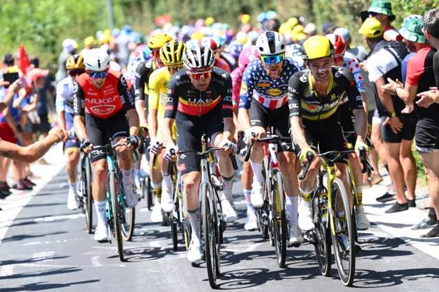 Tour de France 2025 Stage 6 VIRE NORMANDIE, FRANCE - JULY 10 : Pogacar Tadej (SLO) of UAE Team Emirates, Wellens Tim (BEL) of UAE Team Emirates, Campenaerts Victor (BEL) of Team Visma Lease a Bike, Healy Ben (IRL) of EF Education - Easypost, Simmons Quinn (USA) of Lidl - Trek during stage 6 of the 112th edition of Tour de France an UCI World Tour 2.UWT cycling road race stage for Men Elite of 201 km with start in Bayeux and finish in Vire Normandie on July 10, 2025 in Vire Normandie, France, 10 07 2025 ( Motordriver Kenny Verfaillie - Vire Normandie France  Copyright: xVincentxKalutx